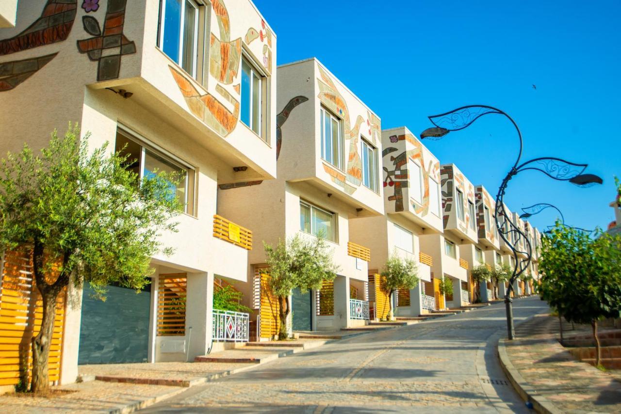 Arka Art Hotel Tirana Exteriör bild Residential neighborhood in the city of Murcia