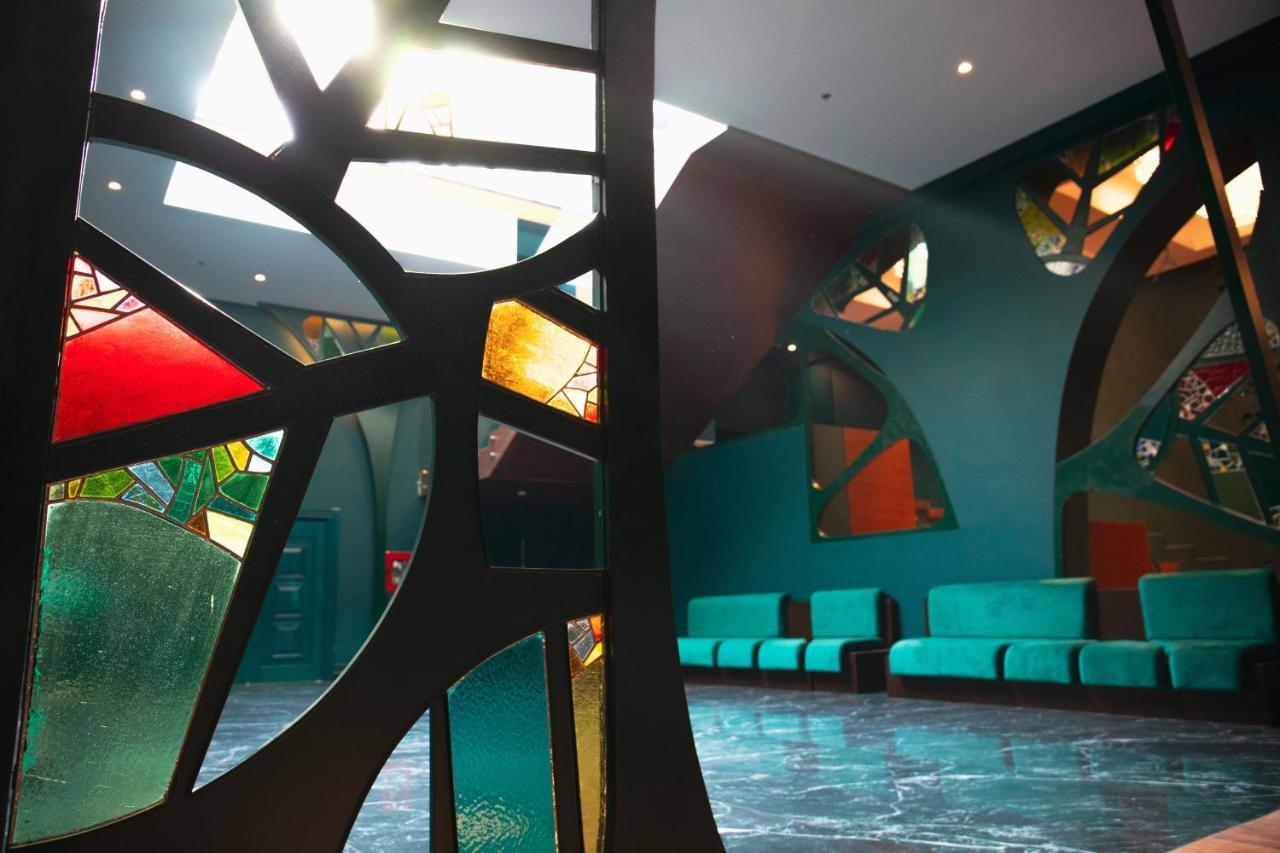 Arka Art Hotel Tirana Exteriör bild Interior of the sanctuary