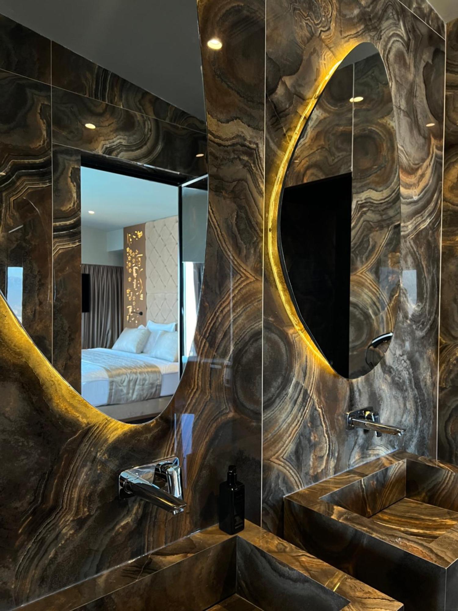 Arka Art Hotel Tirana Exteriör bild Bathroom