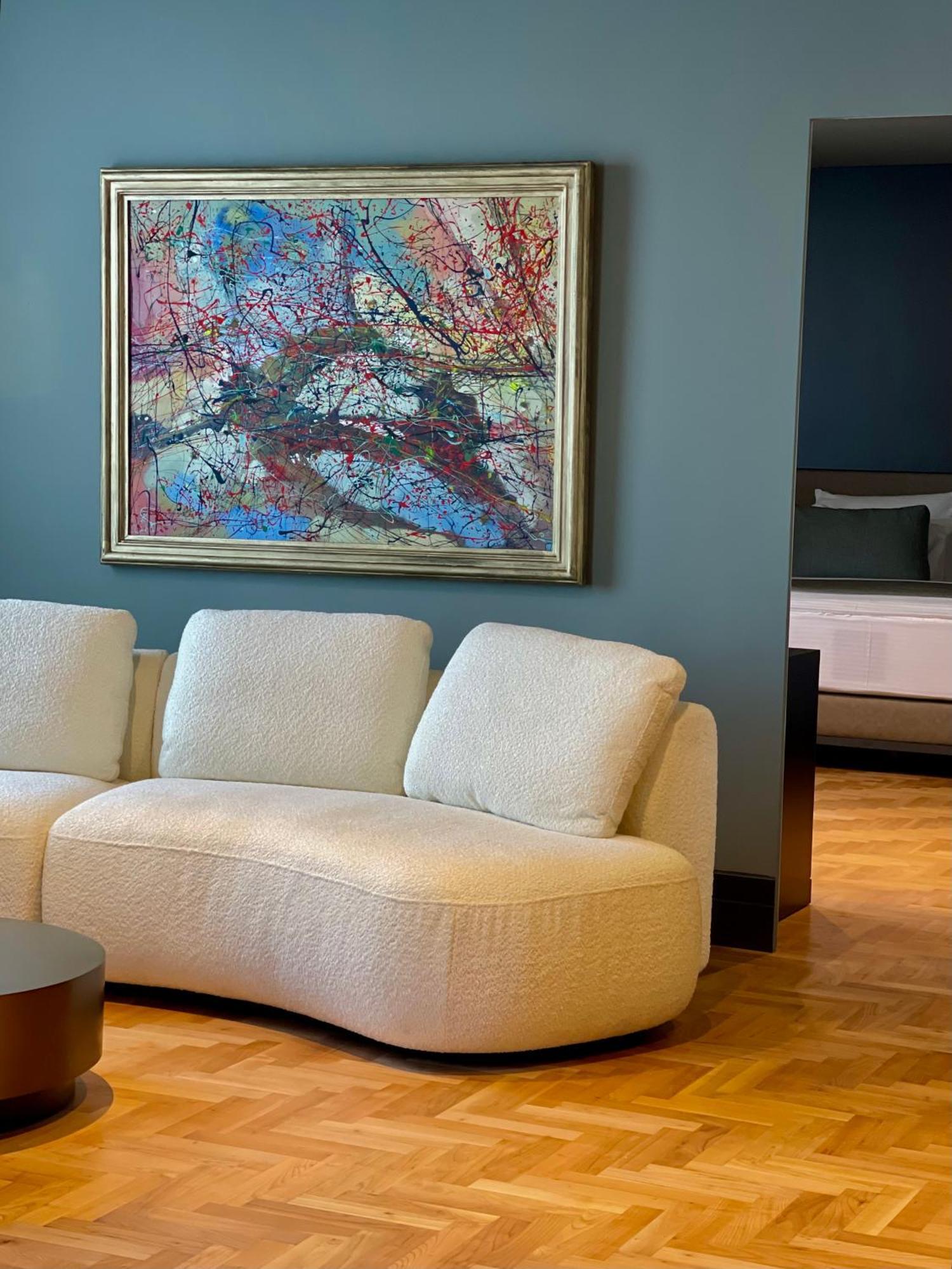 Arka Art Hotel Tirana Exteriör bild A sofa