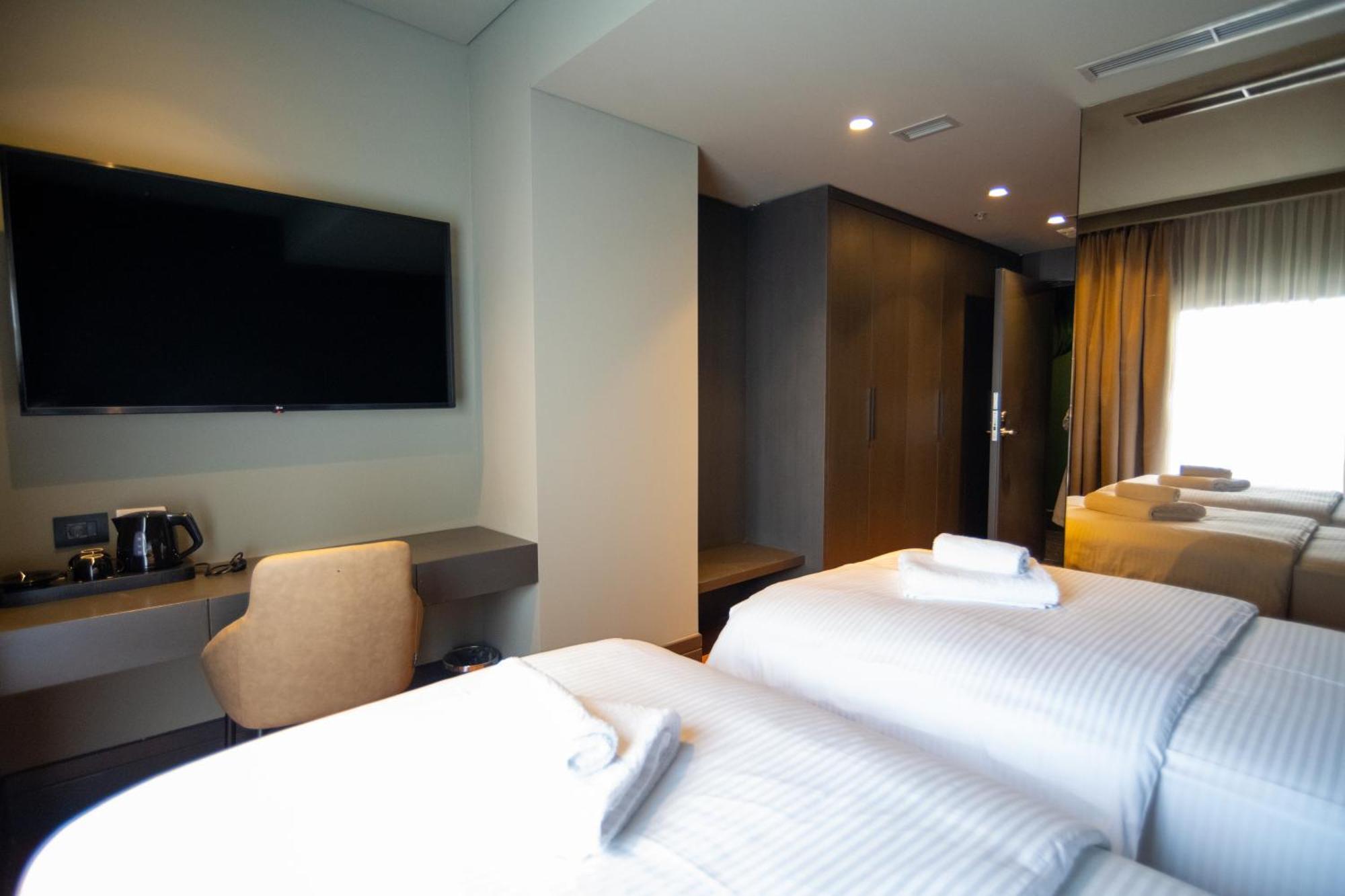 Arka Art Hotel Tirana Exteriör bild Deluxe Room
