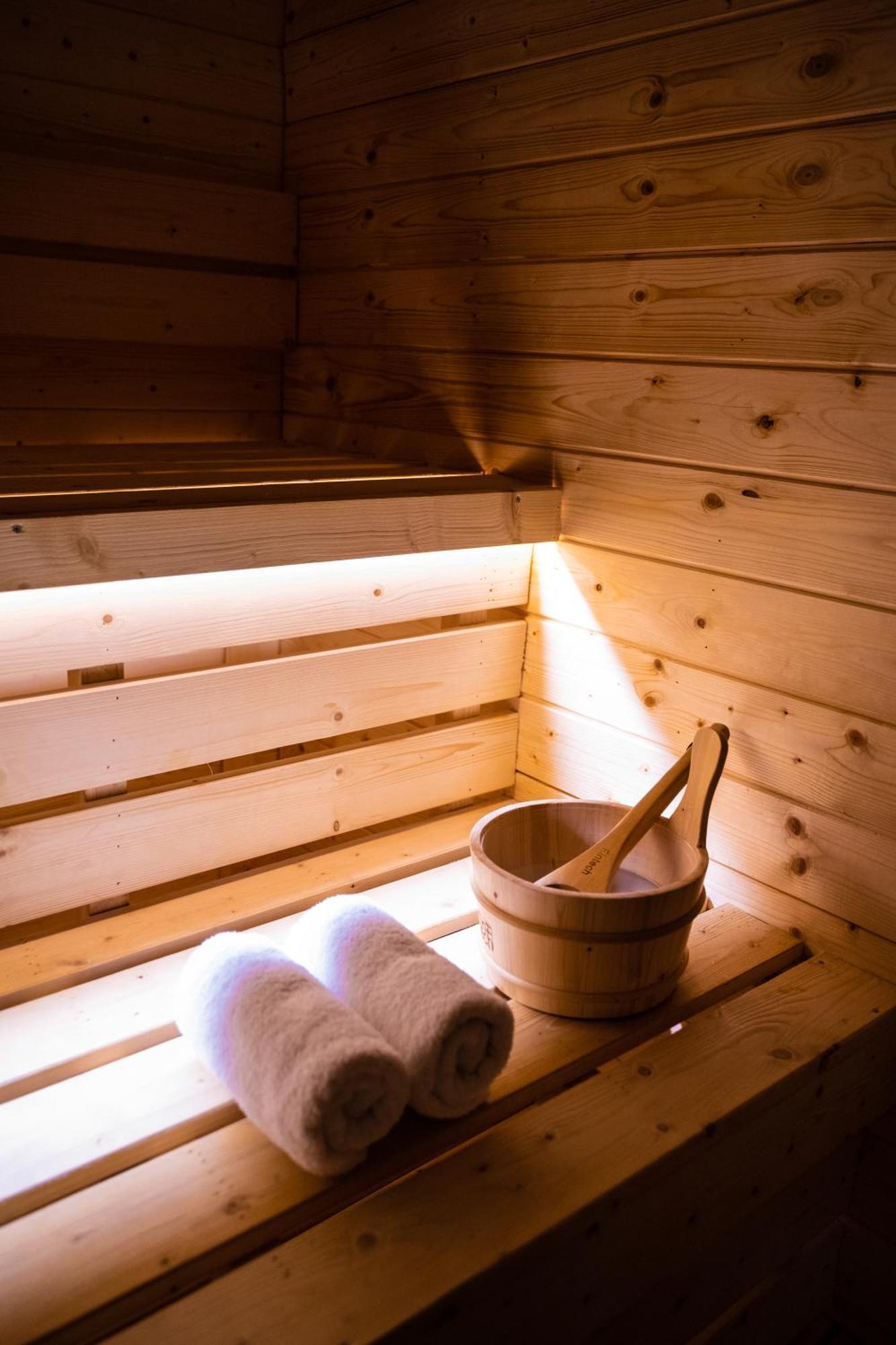 Arka Art Hotel Tirana Exteriör bild Sauna bucket and ladle